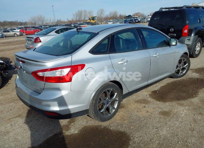 Photo 4 of 2014 Ford Focus SE (VIN 1FADP3F24EL371357)