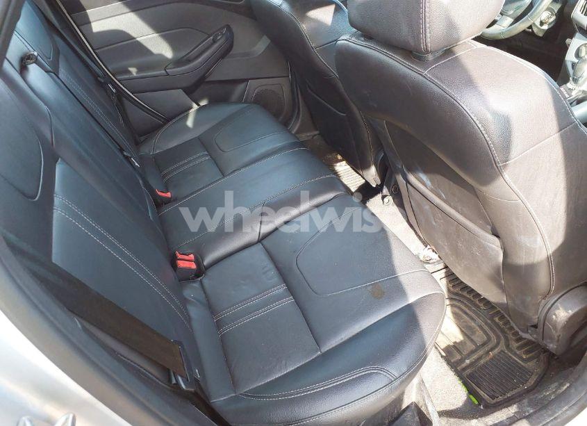 Photo 8 of 2014 Ford Focus SE (VIN 1FADP3F24EL371357)