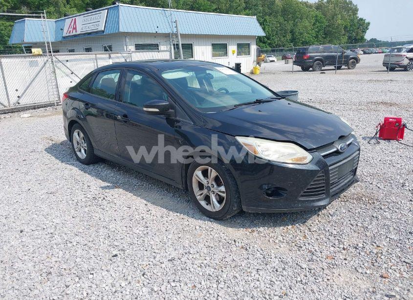 2014 Ford Focus SE (VIN 1FADP3F24EL378583) main photo