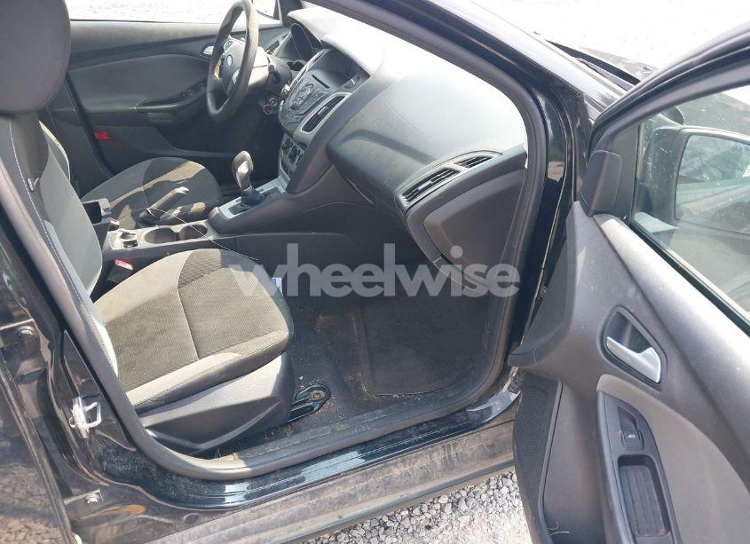 Photo 5 of 2014 Ford Focus SE (VIN 1FADP3F24EL378583)