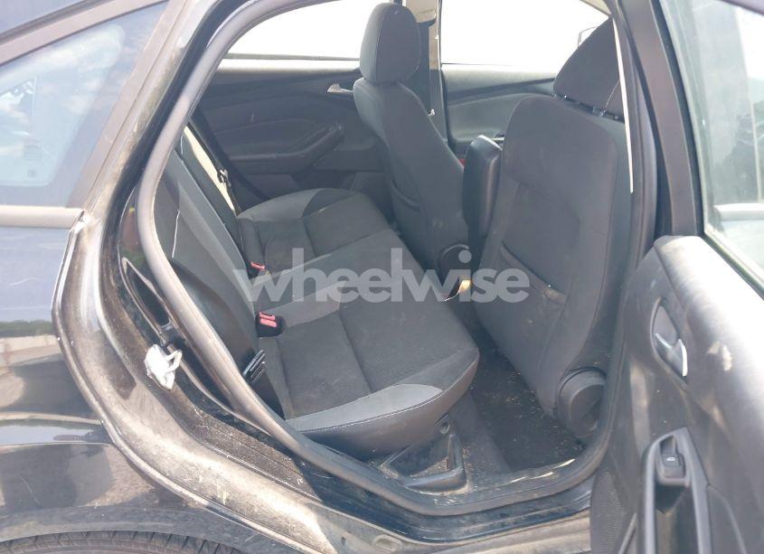 Photo 8 of 2014 Ford Focus SE (VIN 1FADP3F24EL378583)