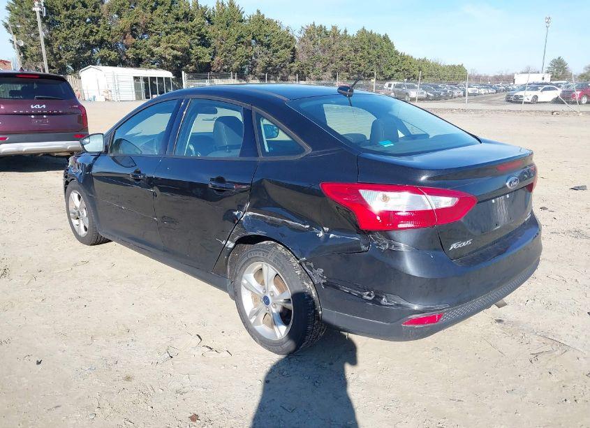Photo 3 of 2014 Ford Focus SE (VIN 1FADP3F24EL388997)