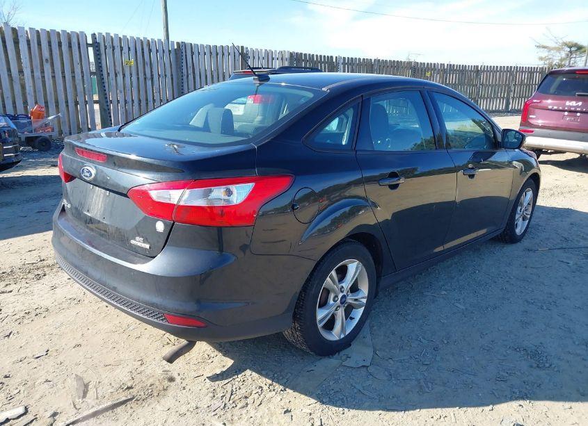 Photo 4 of 2014 Ford Focus SE (VIN 1FADP3F24EL388997)