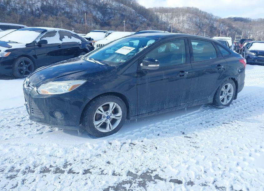Photo 2 of 2014 Ford Focus SE (VIN 1FADP3F24EL397554)