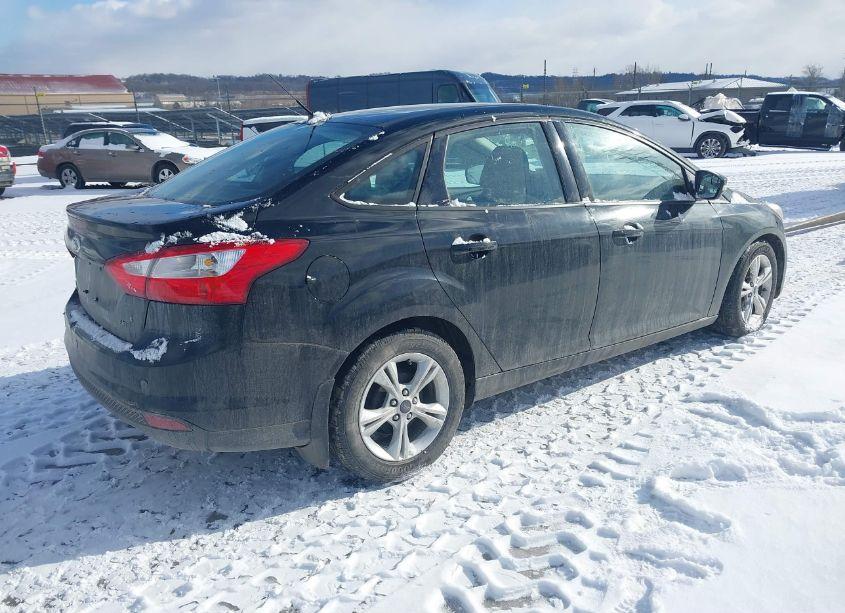 Photo 4 of 2014 Ford Focus SE (VIN 1FADP3F24EL397554)