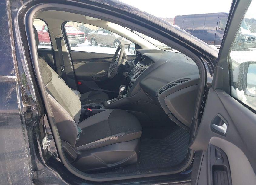 Photo 5 of 2014 Ford Focus SE (VIN 1FADP3F24EL397554)
