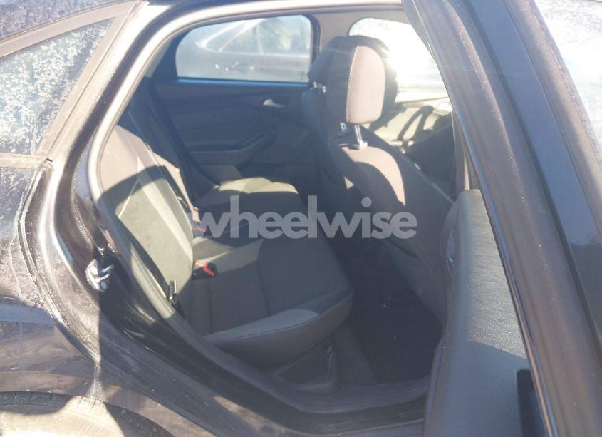 Photo 8 of 2014 Ford Focus SE (VIN 1FADP3F24EL404759)