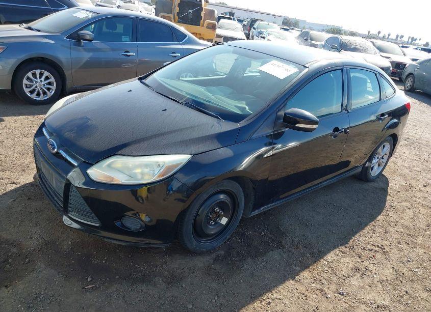 Photo 2 of 2014 Ford Focus SE (VIN 1FADP3F24EL407578)