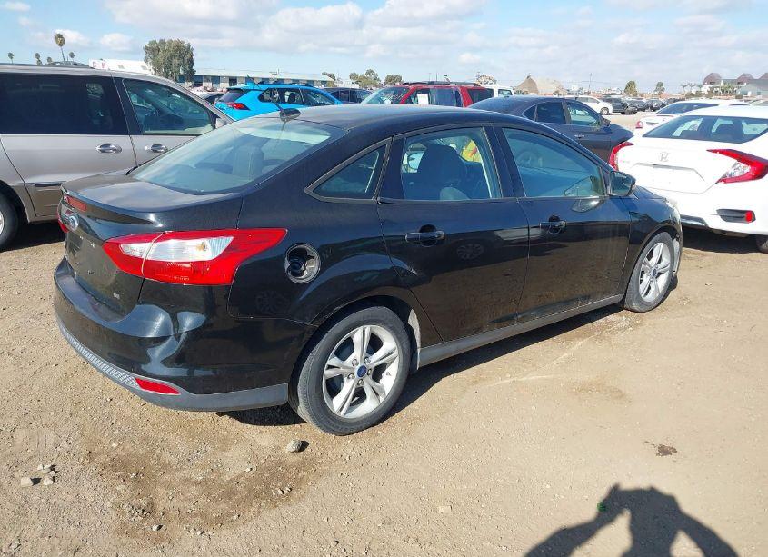 Photo 4 of 2014 Ford Focus SE (VIN 1FADP3F24EL407578)
