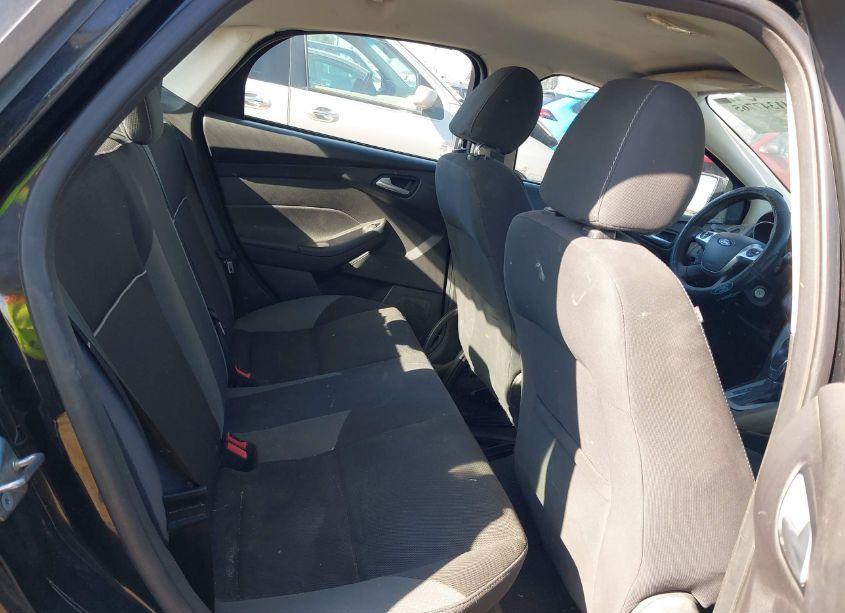 Photo 8 of 2014 Ford Focus SE (VIN 1FADP3F24EL407578)