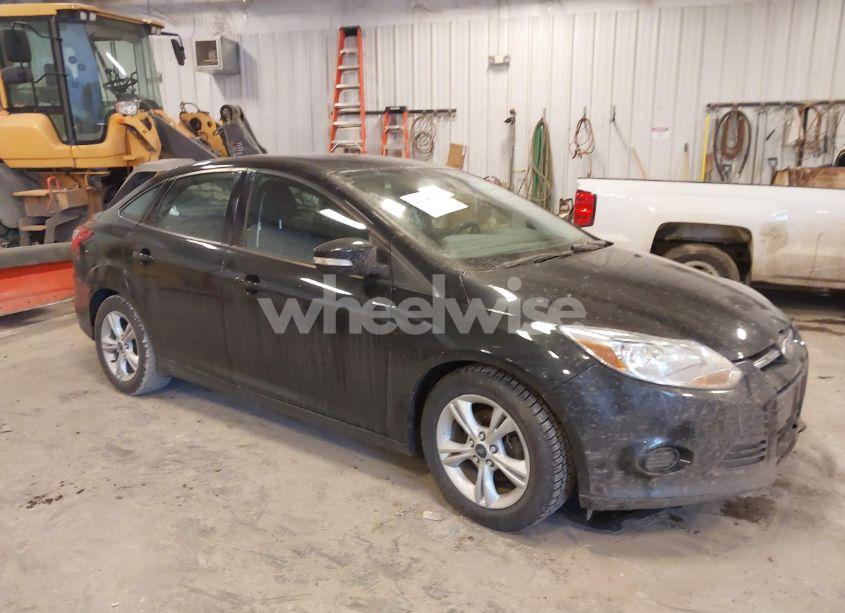 2014 Ford Focus SE (VIN 1FADP3F24EL412540) main photo