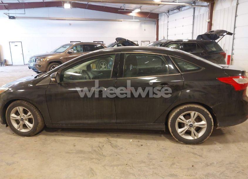Photo 14 of 2014 Ford Focus SE (VIN 1FADP3F24EL412540)