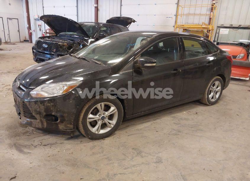 Photo 2 of 2014 Ford Focus SE (VIN 1FADP3F24EL412540)