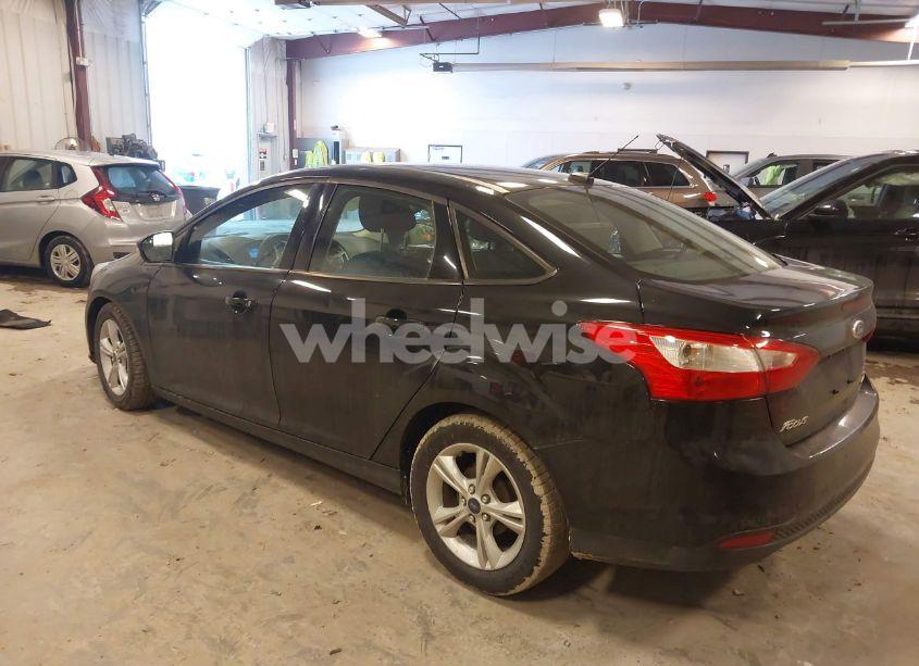 Photo 3 of 2014 Ford Focus SE (VIN 1FADP3F24EL412540)