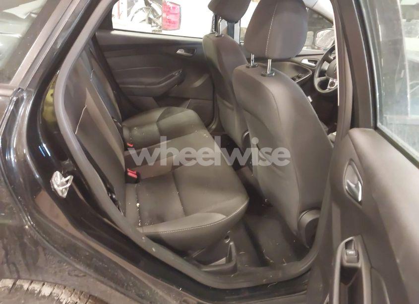 Photo 8 of 2014 Ford Focus SE (VIN 1FADP3F24EL412540)