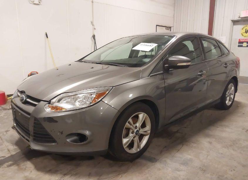 Photo 2 of 2014 Ford Focus SE (VIN 1FADP3F24EL417883)