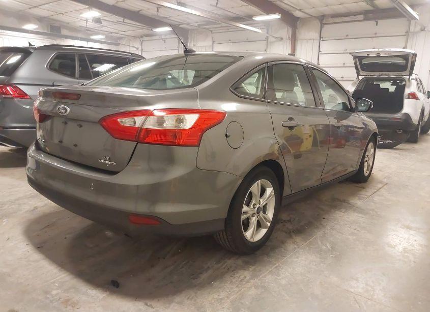 Photo 4 of 2014 Ford Focus SE (VIN 1FADP3F24EL417883)