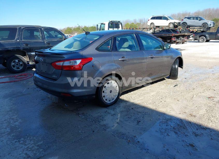 Photo 4 of 2014 Ford Focus SE (VIN 1FADP3F24EL422310)