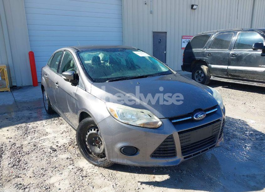Photo 6 of 2014 Ford Focus SE (VIN 1FADP3F24EL422310)