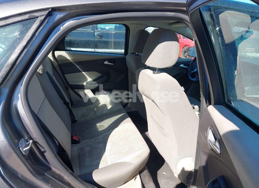 Photo 8 of 2014 Ford Focus SE (VIN 1FADP3F24EL422310)