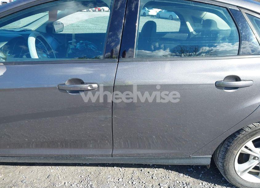 Photo 15 of 2014 Ford Focus SE (VIN 1FADP3F24EL426860)