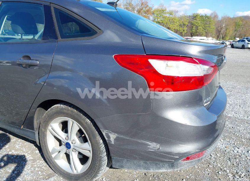 Photo 16 of 2014 Ford Focus SE (VIN 1FADP3F24EL426860)