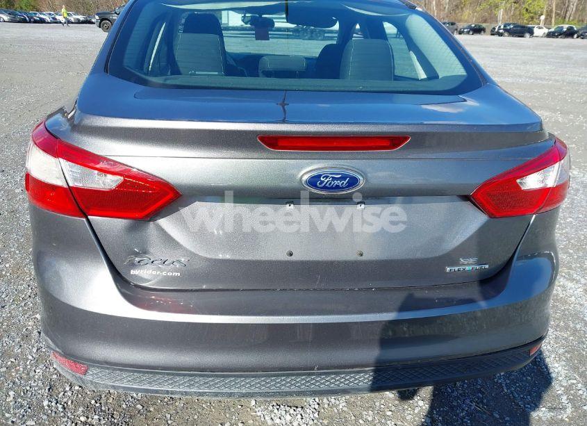 Photo 17 of 2014 Ford Focus SE (VIN 1FADP3F24EL426860)