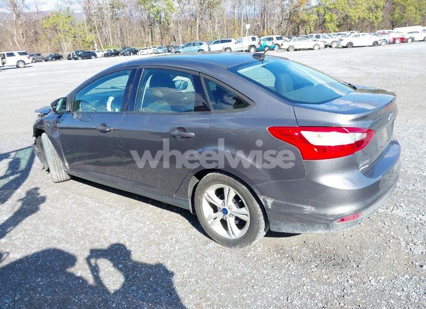 Photo 3 of 2014 Ford Focus SE (VIN 1FADP3F24EL426860)