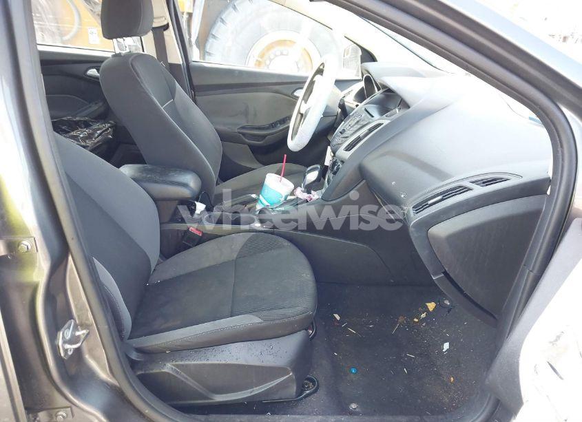 Photo 5 of 2014 Ford Focus SE (VIN 1FADP3F24EL426860)