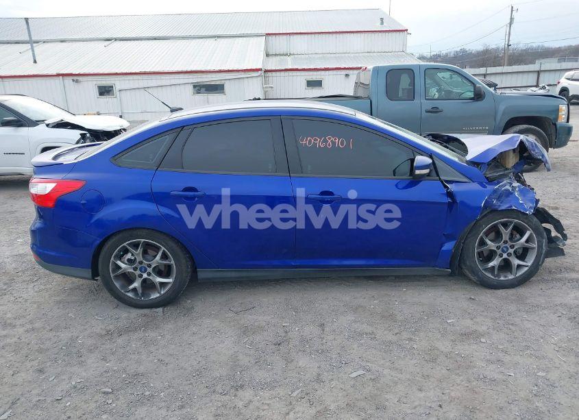 Photo 13 of 2014 Ford Focus SE (VIN 1FADP3F24EL433677)