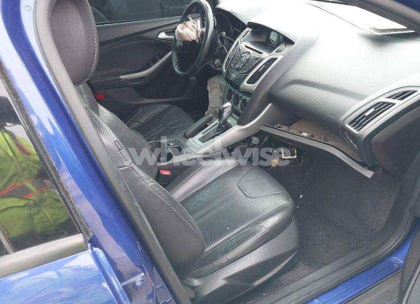 Photo 5 of 2014 Ford Focus SE (VIN 1FADP3F24EL433677)