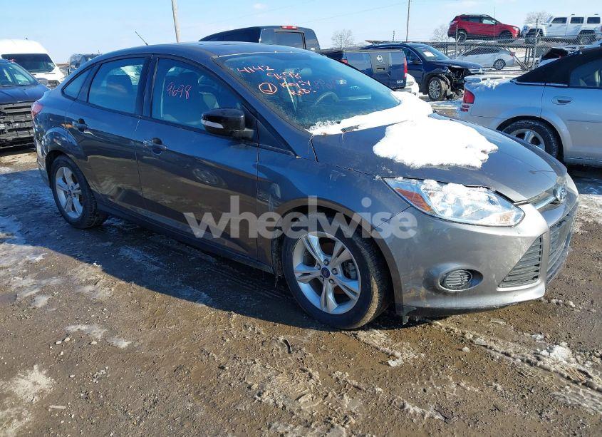 2014 Ford Focus SE (VIN 1FADP3F24EL436885) main photo
