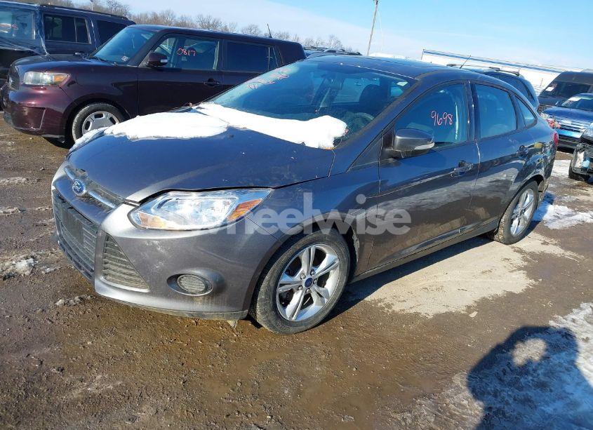 Photo 2 of 2014 Ford Focus SE (VIN 1FADP3F24EL436885)