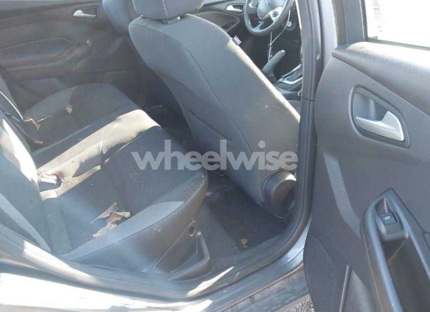 Photo 8 of 2014 Ford Focus SE (VIN 1FADP3F24EL436885)