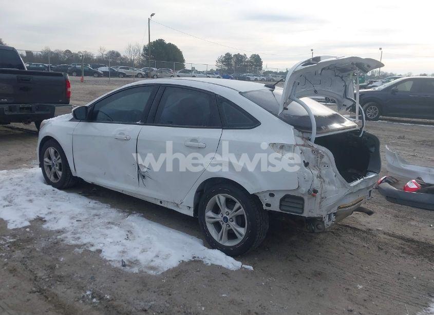Photo 3 of 2014 Ford Focus SE (VIN 1FADP3F24EL458353)
