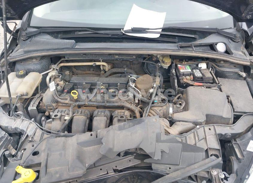 Photo 10 of 2015 Ford Focus SE (VIN 1FADP3F24FL204675)