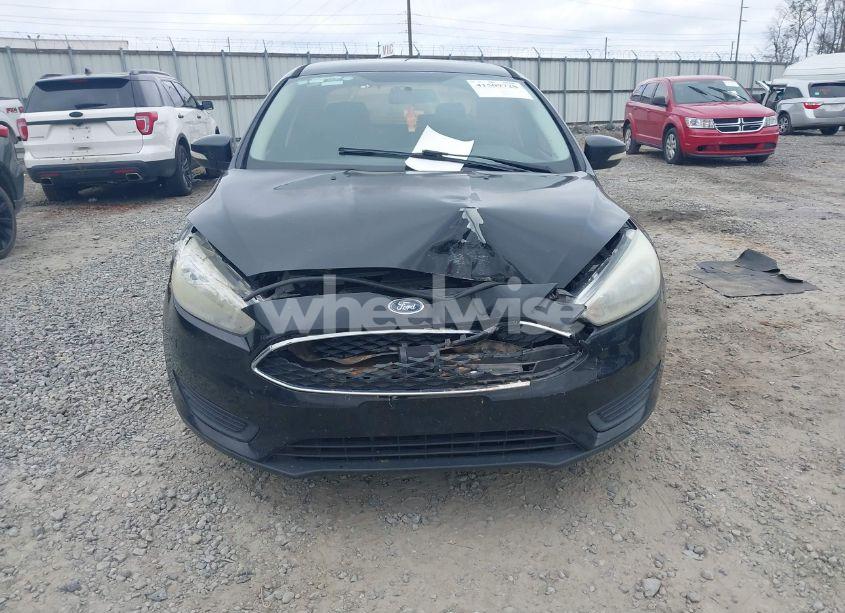 Photo 12 of 2015 Ford Focus SE (VIN 1FADP3F24FL204675)