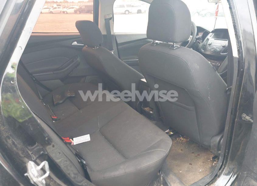 Photo 8 of 2015 Ford Focus SE (VIN 1FADP3F24FL204675)