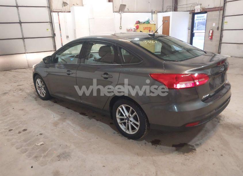 Photo 3 of 2015 Ford Focus SE (VIN 1FADP3F24FL239295)