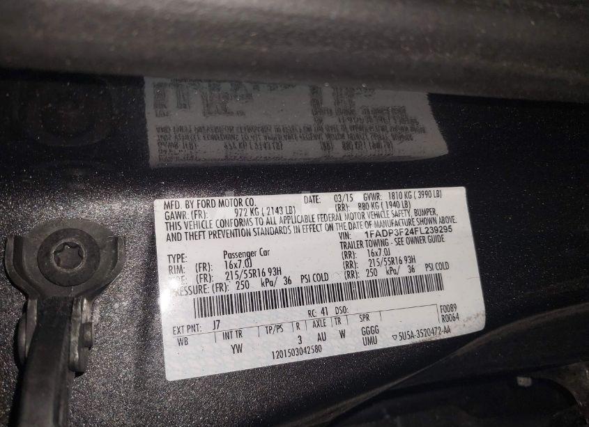 Photo 9 of 2015 Ford Focus SE (VIN 1FADP3F24FL239295)