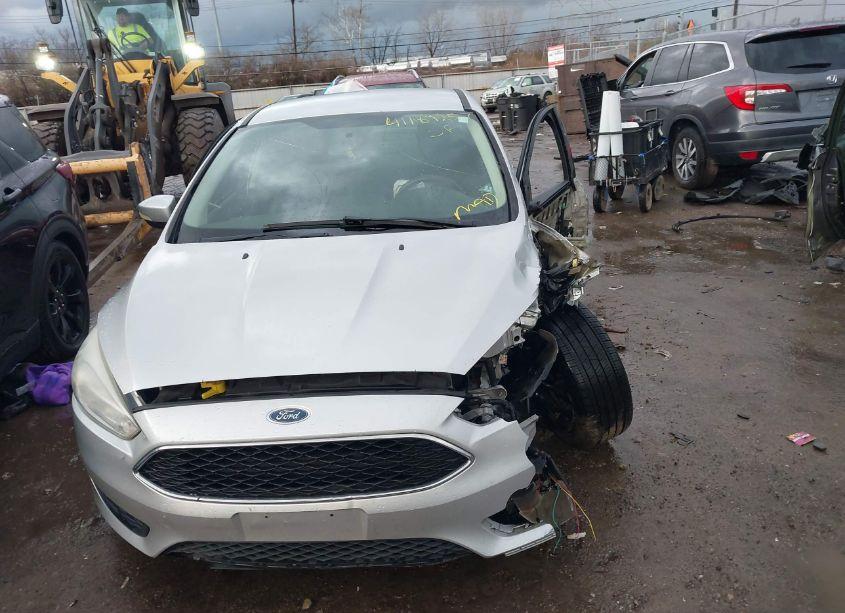Photo 12 of 2015 Ford Focus SE (VIN 1FADP3F24FL240253)