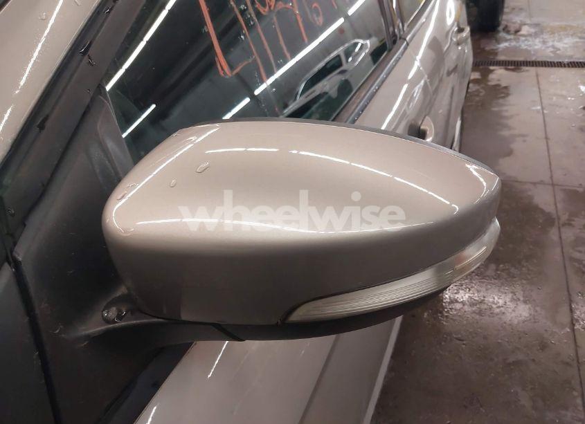 Photo 11 of 2015 Ford Focus SE (VIN 1FADP3F24FL255965)