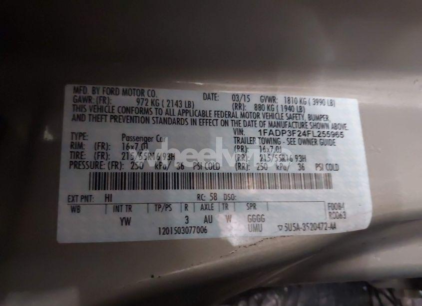 Photo 9 of 2015 Ford Focus SE (VIN 1FADP3F24FL255965)