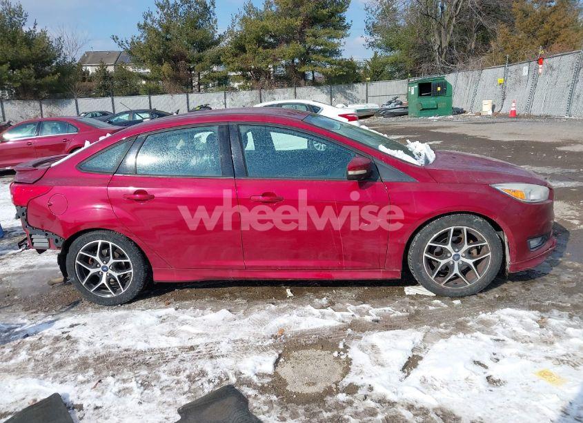 Photo 13 of 2015 Ford Focus SE (VIN 1FADP3F24FL258946)
