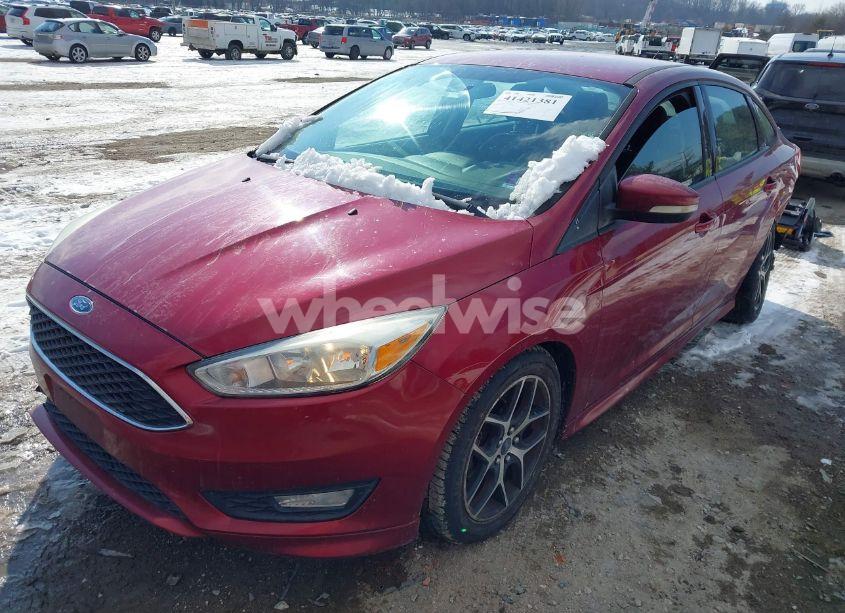 Photo 2 of 2015 Ford Focus SE (VIN 1FADP3F24FL258946)