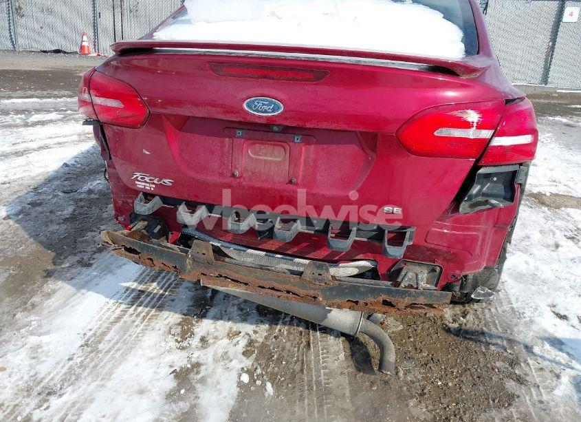 Photo 6 of 2015 Ford Focus SE (VIN 1FADP3F24FL258946)