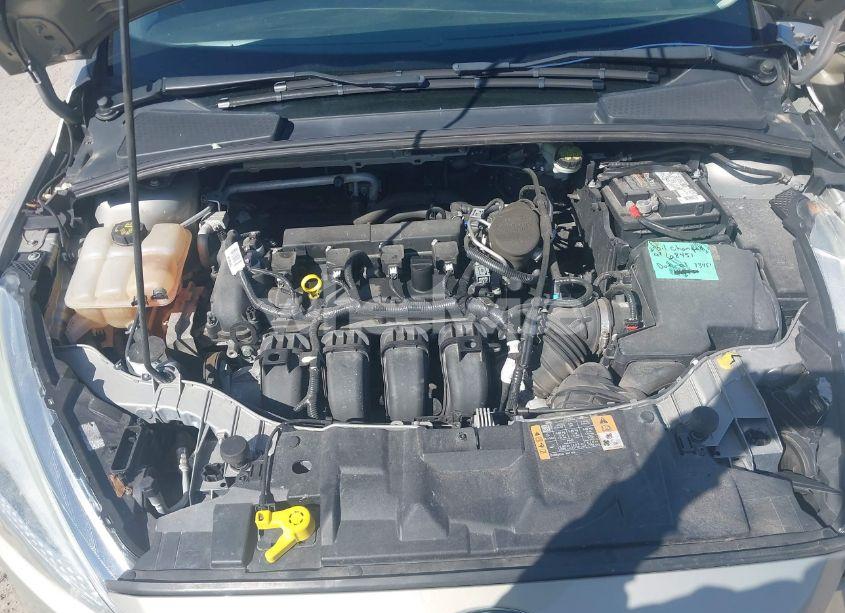 Photo 10 of 2015 Ford Focus SE (VIN 1FADP3F24FL260387)