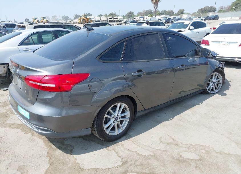 Photo 4 of 2015 Ford Focus SE (VIN 1FADP3F24FL263645)