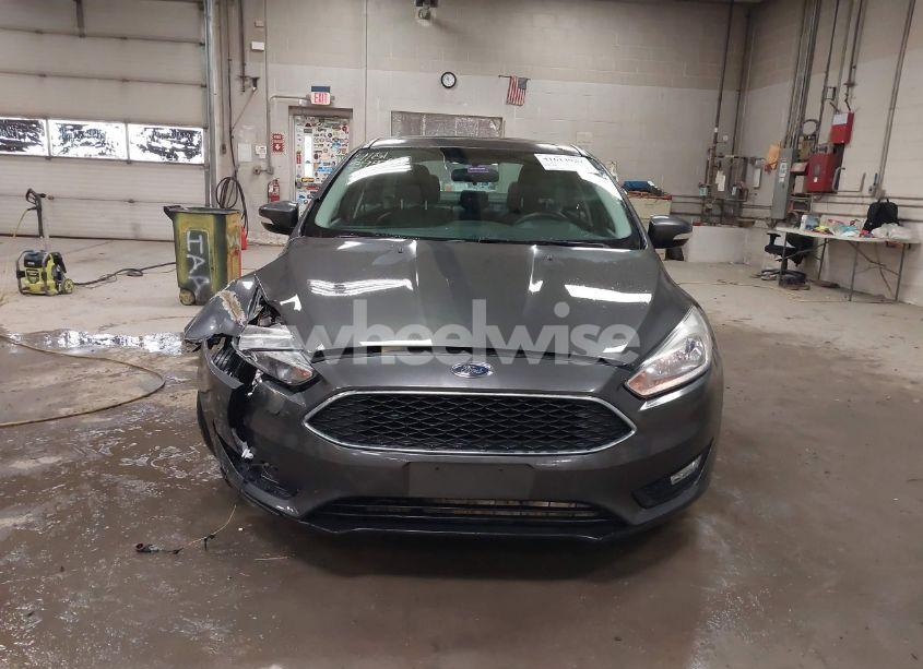 Photo 12 of 2015 Ford Focus SE (VIN 1FADP3F24FL267226)