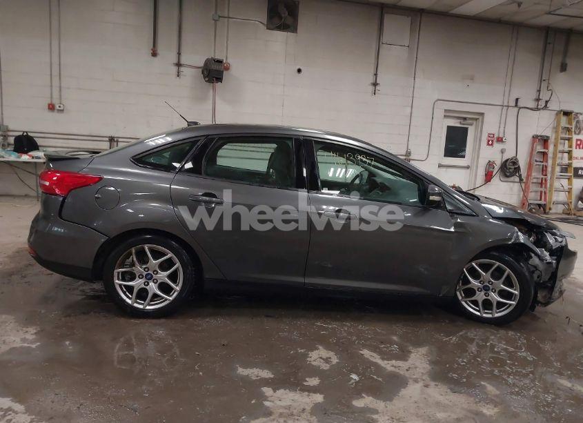 Photo 13 of 2015 Ford Focus SE (VIN 1FADP3F24FL267226)